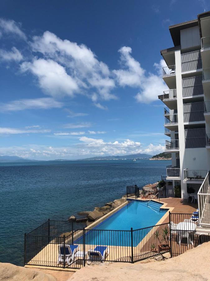 One Bright Point - Stunning Water Views Apartment Nelly Bay Exterior foto