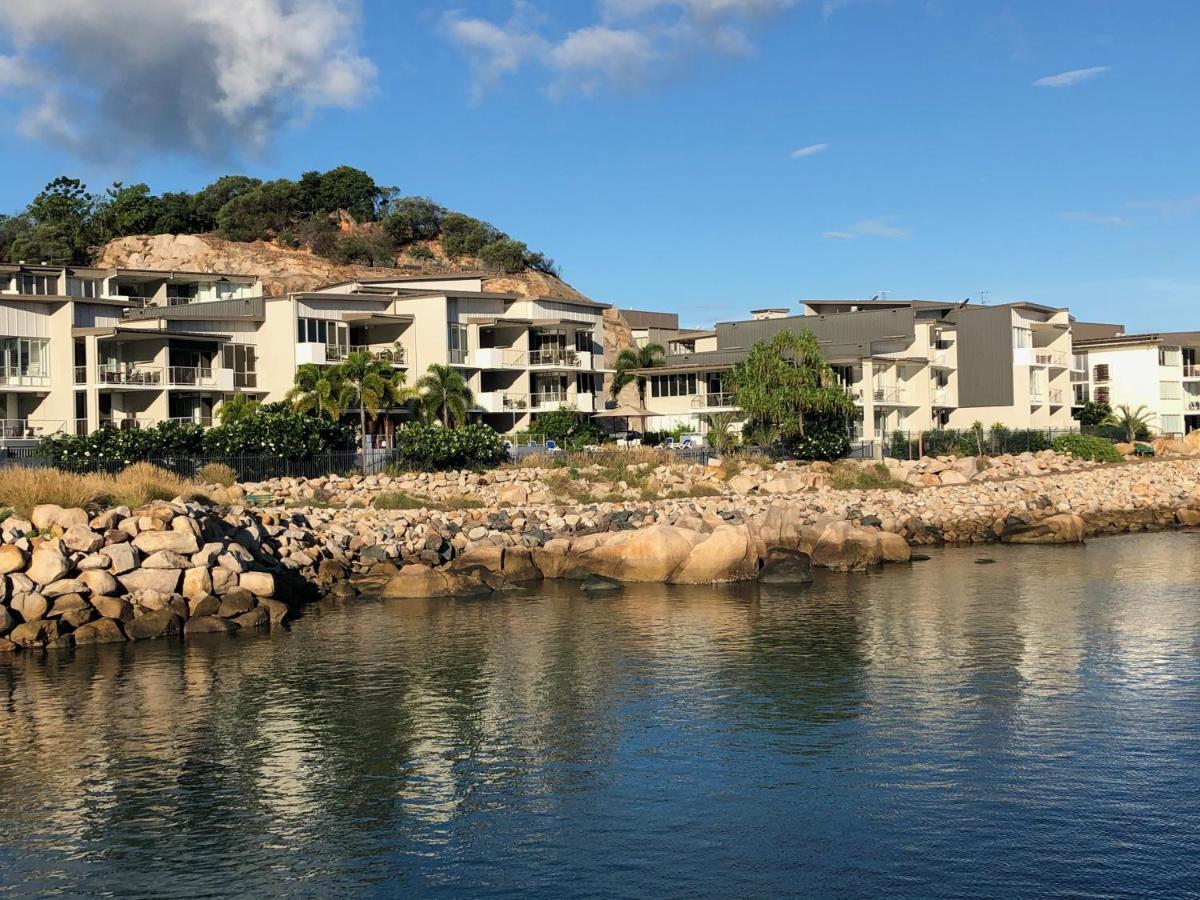 One Bright Point - Stunning Water Views Apartment Nelly Bay Exterior foto