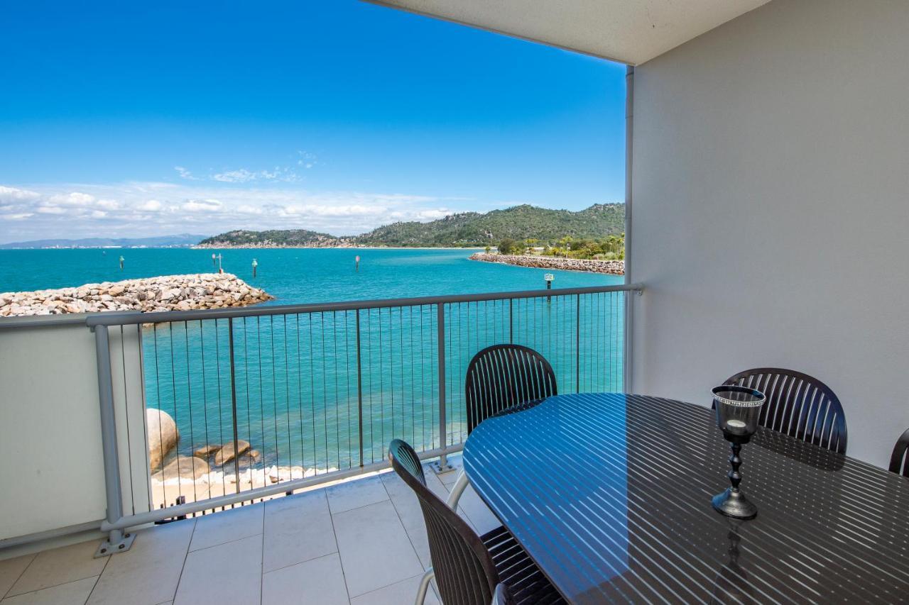 One Bright Point - Stunning Water Views Apartment Nelly Bay Exterior foto